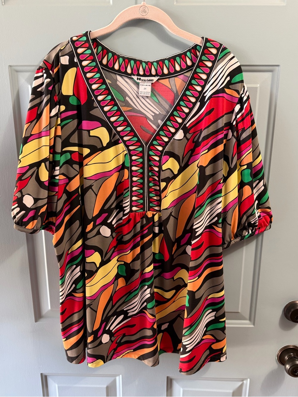 Super fun stretchy Nygard top size 2X